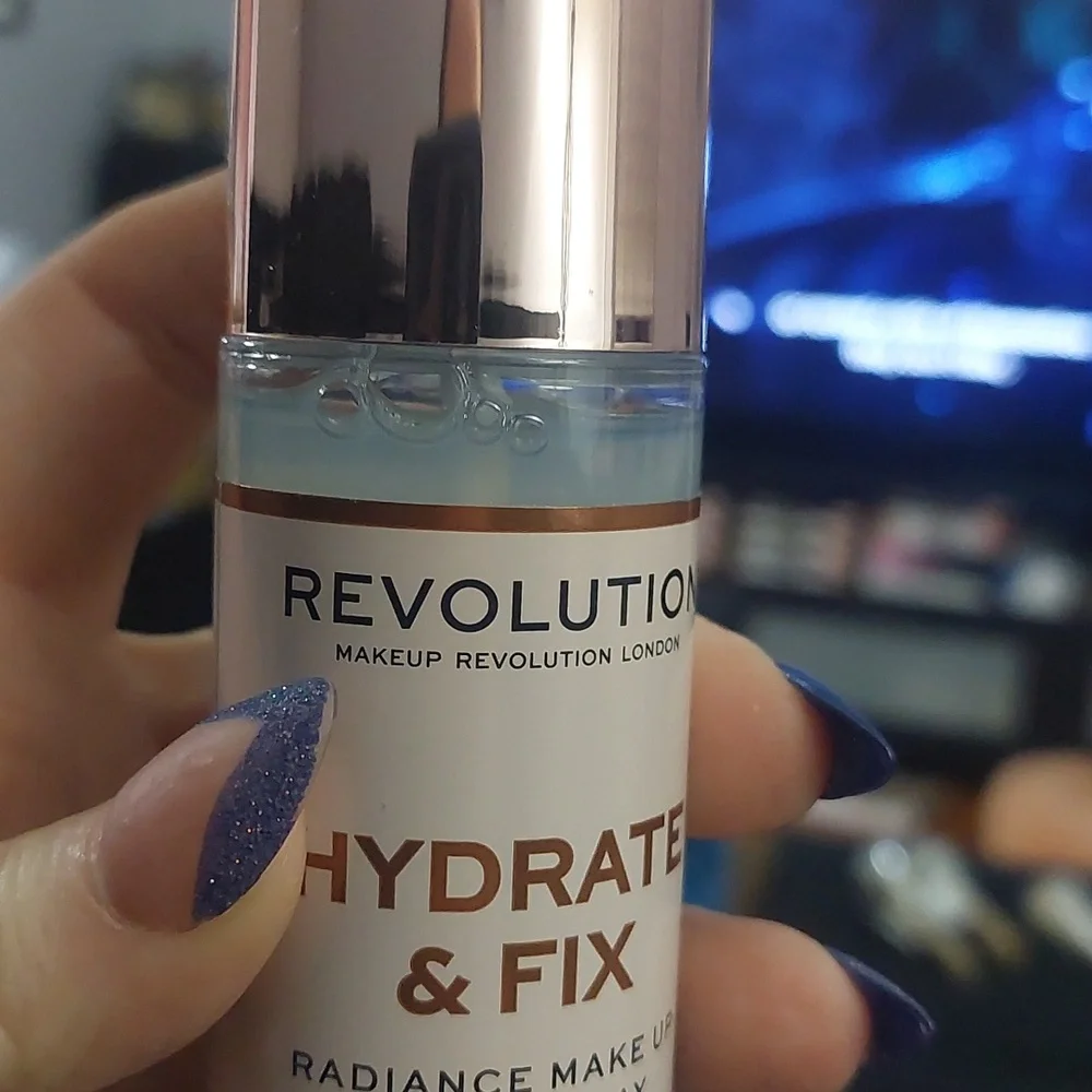 New‎ makeup revolution hydrate & fix spray